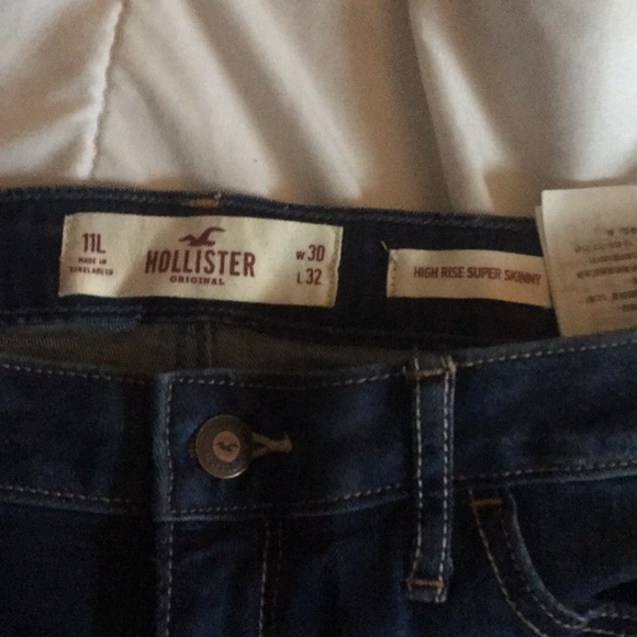 Hollister 11L High Rise Skinny Jeans - Picture 3 of 3